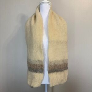 Vtg Hilda Ltd 100% Pure Wool Cream Scarf Made in Iceland